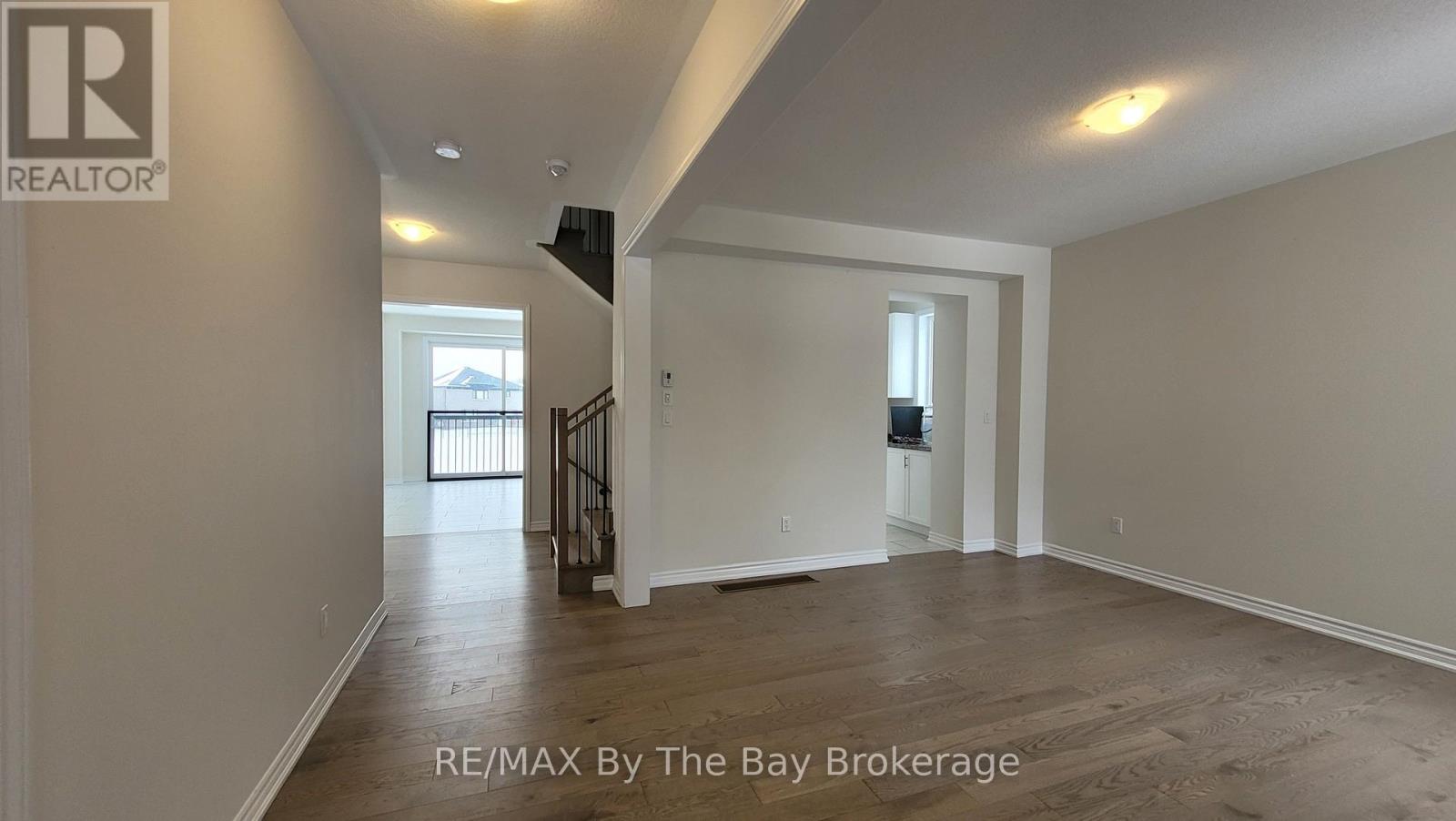 11 Del Ray Crescent, Wasaga Beach, Ontario  L9Z 0N7 - Photo 4 - S12701508