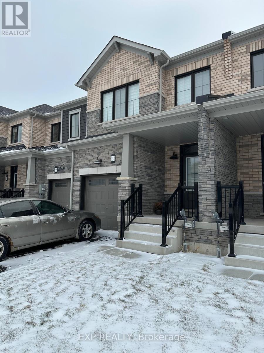 152 Keelson Street, Welland, Ontario  L3B 0M6 - Photo 2 - X12701406