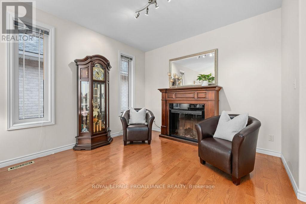 52 Simcoe Drive, Belleville, Ontario  K8N 4Z5 - Photo 15 - X12701434