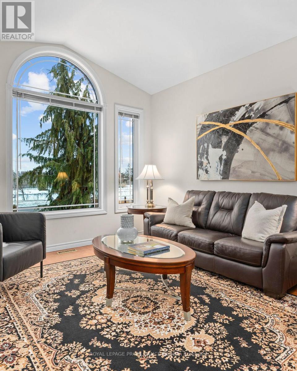 52 Simcoe Drive, Belleville, Ontario  K8N 4Z5 - Photo 2 - X12701434