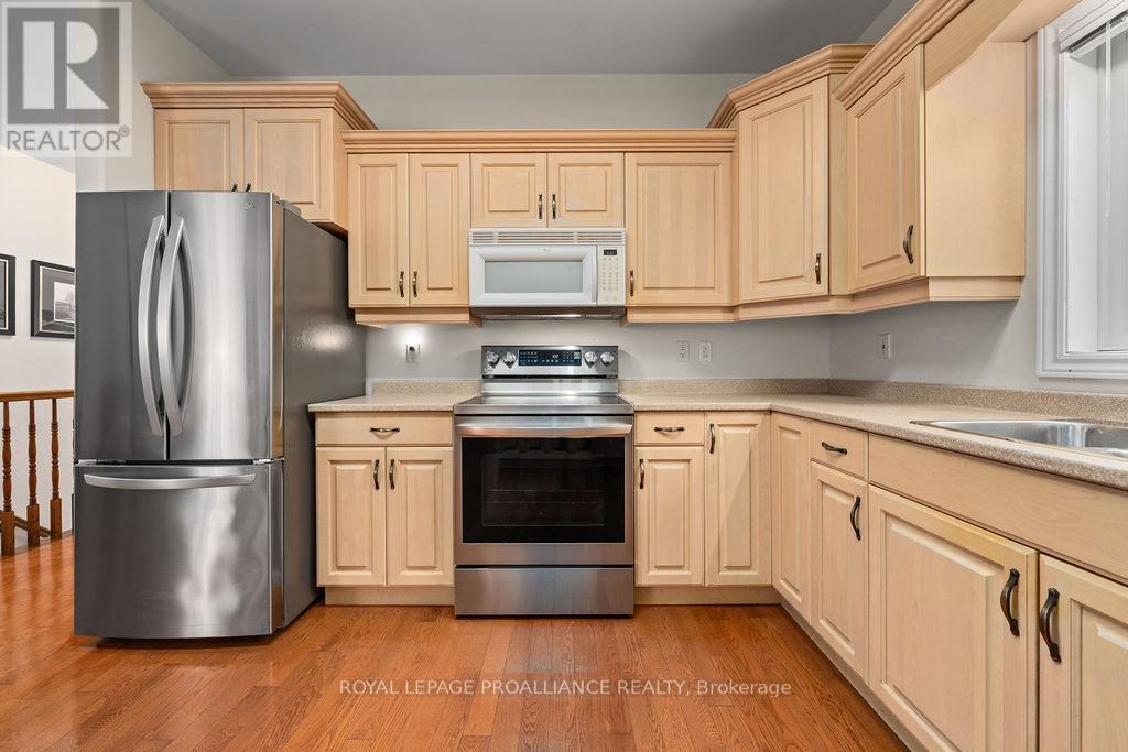 52 Simcoe Drive, Belleville, Ontario  K8N 4Z5 - Photo 21 - X12701434