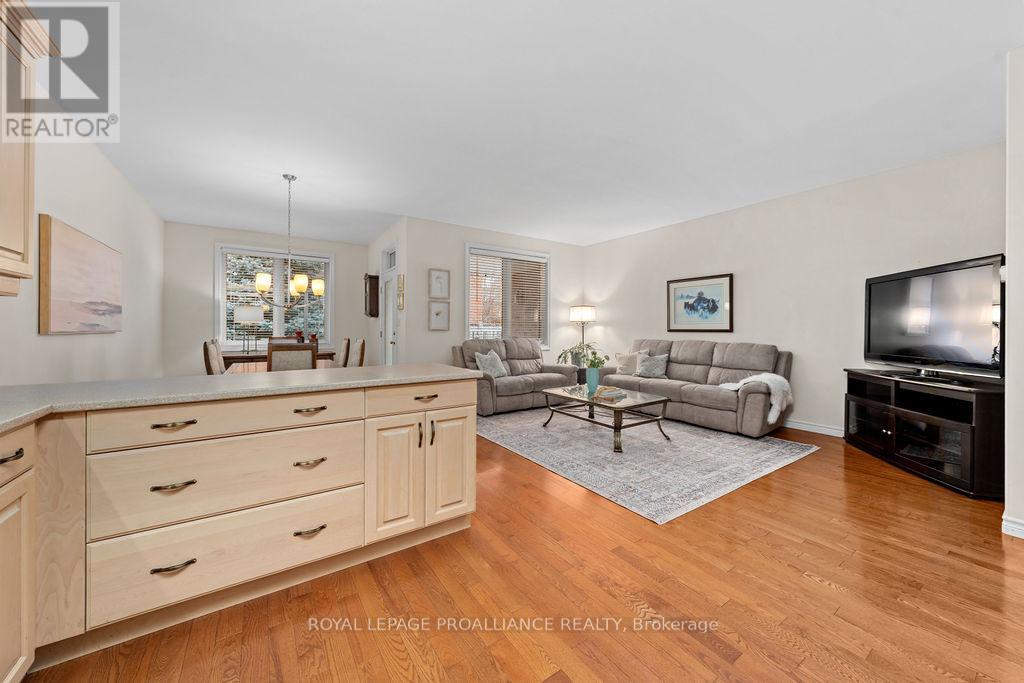 52 Simcoe Drive, Belleville, Ontario  K8N 4Z5 - Photo 22 - X12701434