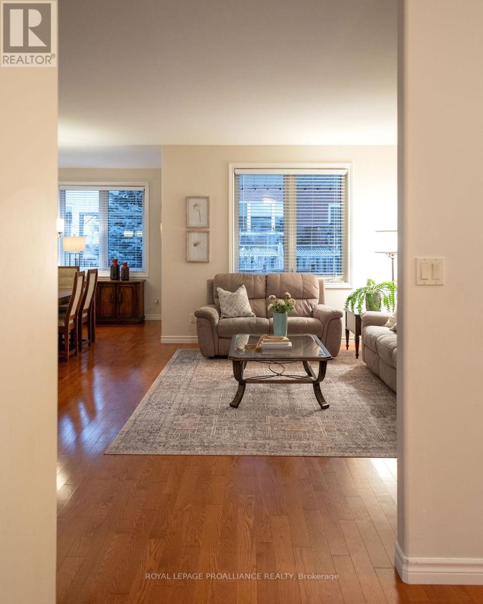 52 Simcoe Drive, Belleville, Ontario  K8N 4Z5 - Photo 3 - X12701434