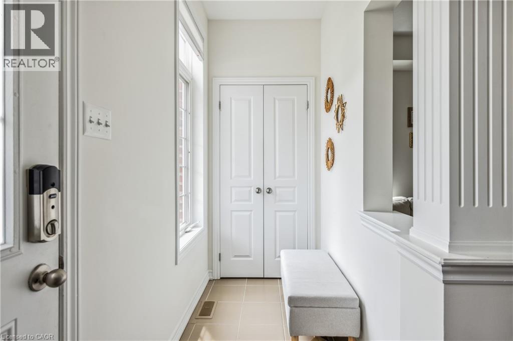 54 Nisbet Boulevard Unit# 31, Waterdown, Ontario  L8B 0Y3 - Photo 3 - 40798749