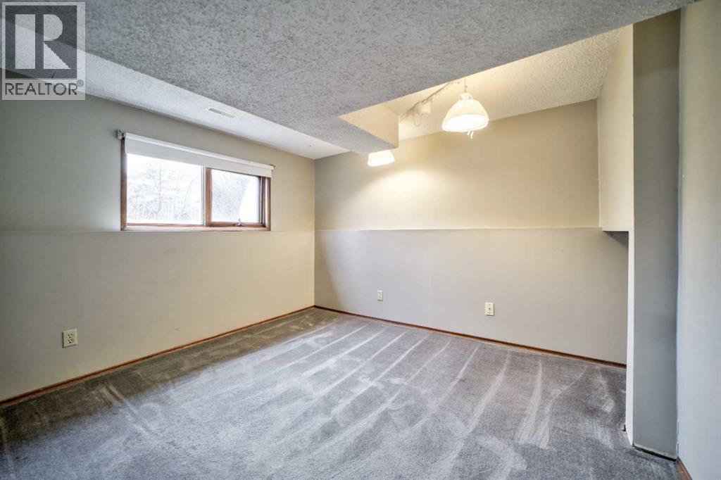 88 Cayuga Crescent W, Lethbridge, Alberta  T1K 5H5 - Photo 32 - A2276845