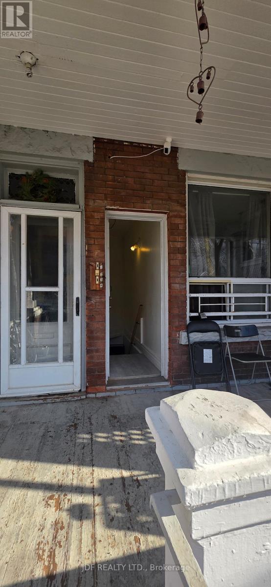 383 Lansdowne Avenue, Toronto, Ontario  M6H 3Y2 - Photo 4 - C12701464