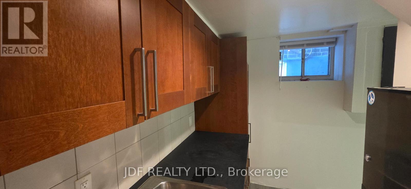 383 Lansdowne Avenue, Toronto, Ontario  M6H 3Y2 - Photo 7 - C12701464