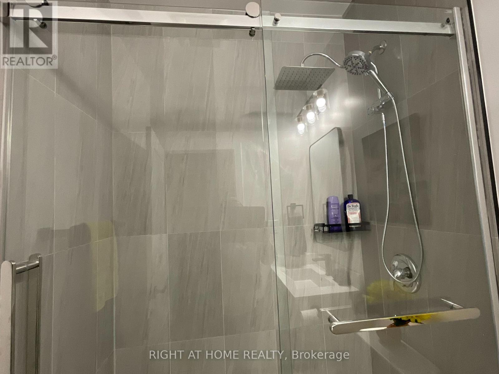 Unit #2  Main Floor - 674 Manning Avenue, Toronto, Ontario  M6G 2W4 - Photo 10 - C12701470