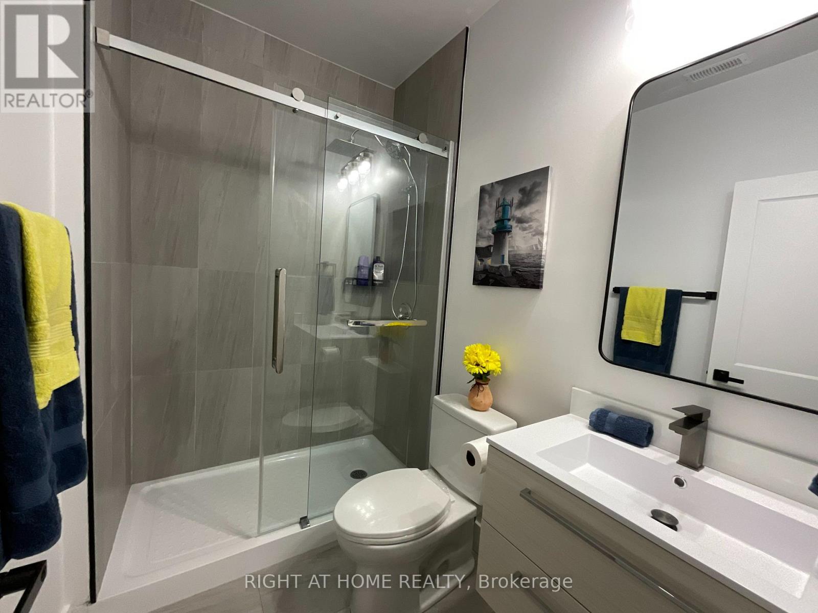 Unit #2  Main Floor - 674 Manning Avenue, Toronto, Ontario  M6G 2W4 - Photo 13 - C12701470