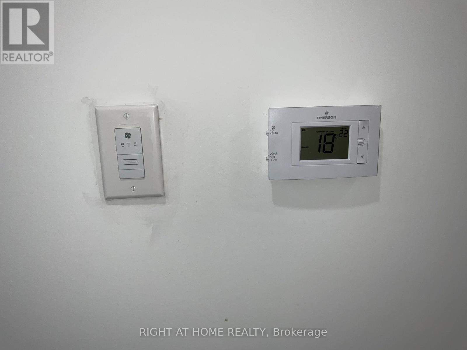 Unit #2  Main Floor - 674 Manning Avenue, Toronto, Ontario  M6G 2W4 - Photo 9 - C12701470