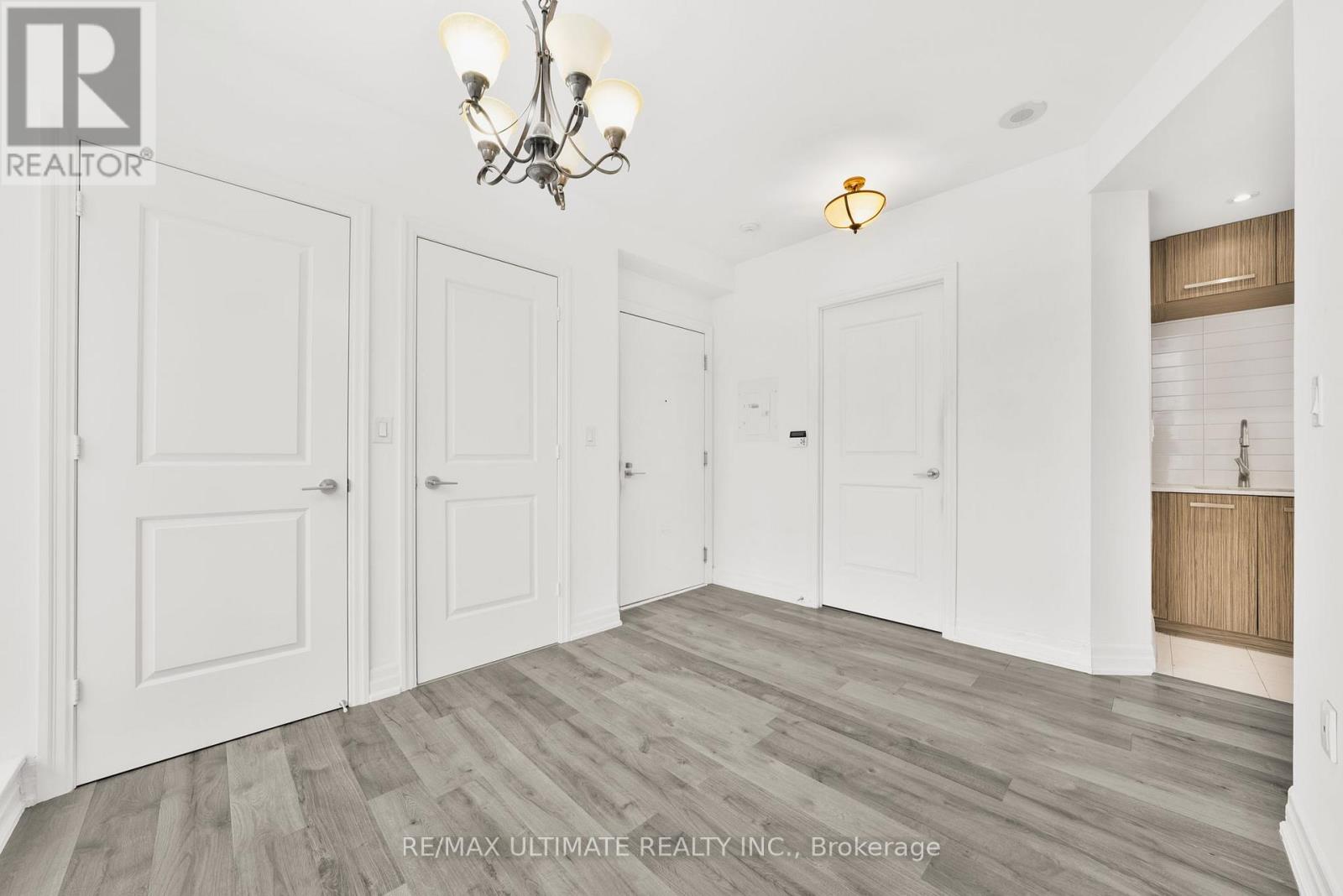 506 - 8 The Esplanade Street, Toronto, Ontario  M5E 0A6 - Photo 8 - C12701484