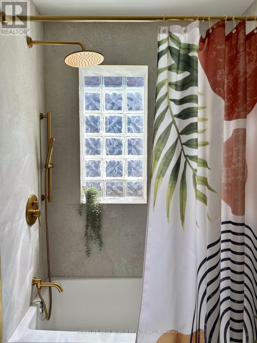 Upper - 27 Marigold Avenue, Toronto, Ontario  M4M 3B1 - Photo 7 - E12701420