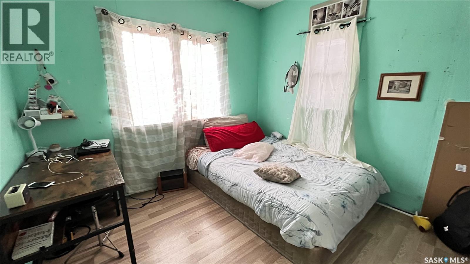 46 Pacific Avenue, Maple Creek, Saskatchewan  S0N 1N0 - Photo 11 - SK026924