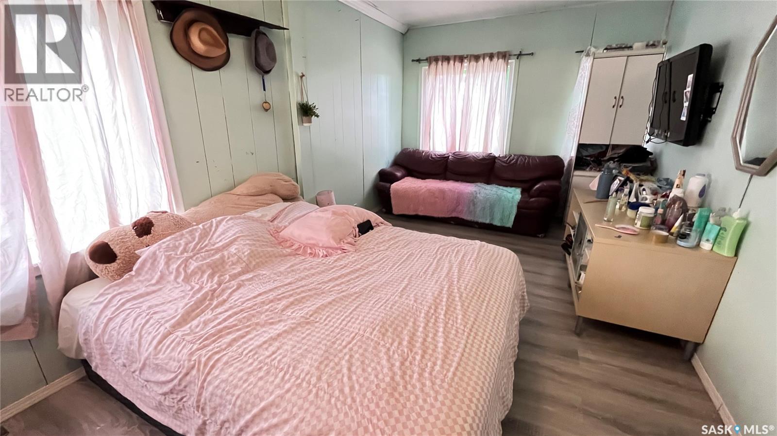 46 Pacific Avenue, Maple Creek, Saskatchewan  S0N 1N0 - Photo 13 - SK026924