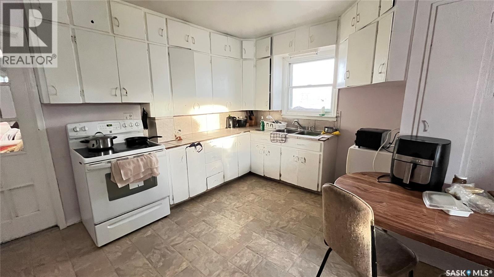 46 Pacific Avenue, Maple Creek, Saskatchewan  S0N 1N0 - Photo 16 - SK026924