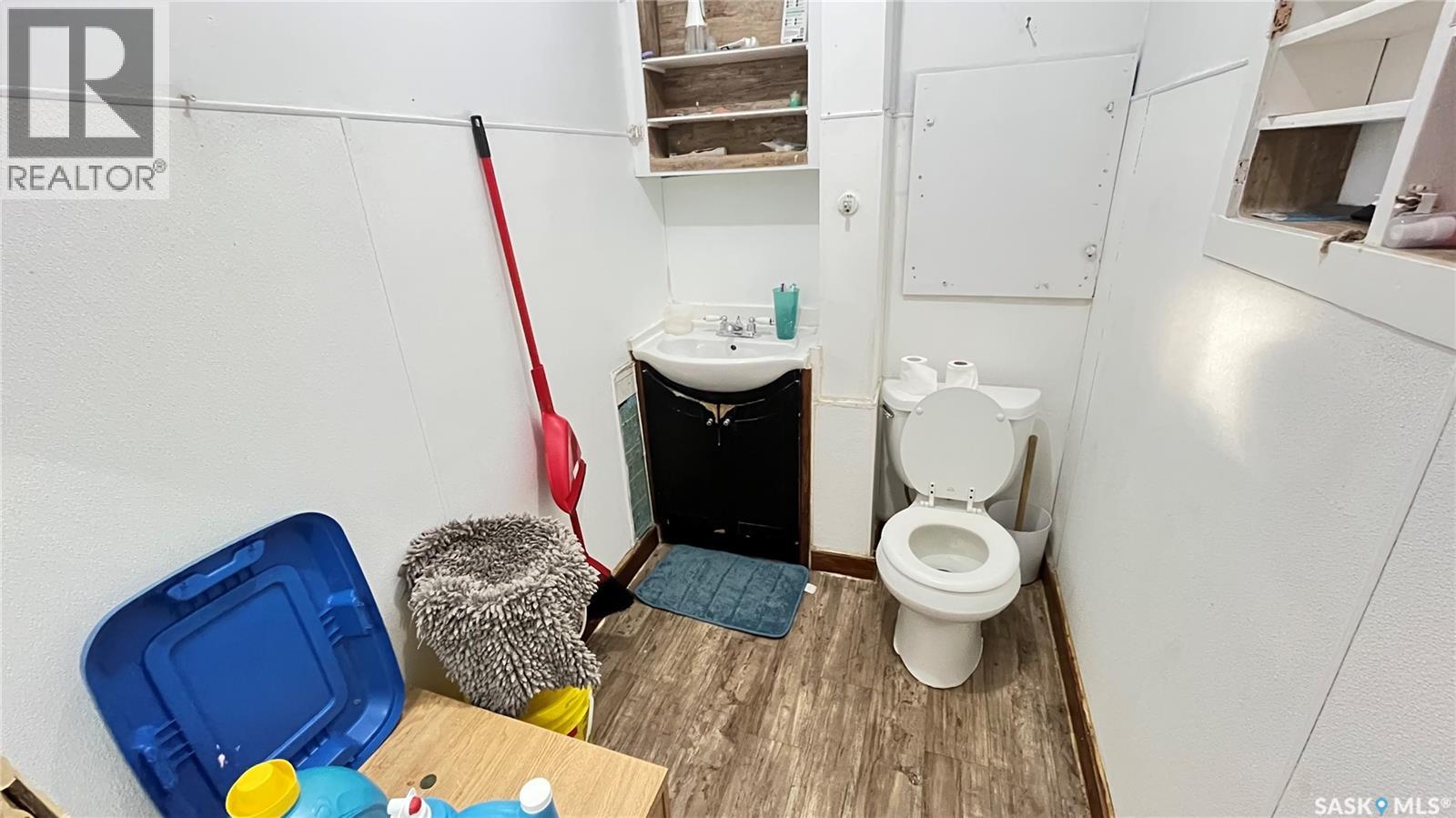 46 Pacific Avenue, Maple Creek, Saskatchewan  S0N 1N0 - Photo 18 - SK026924