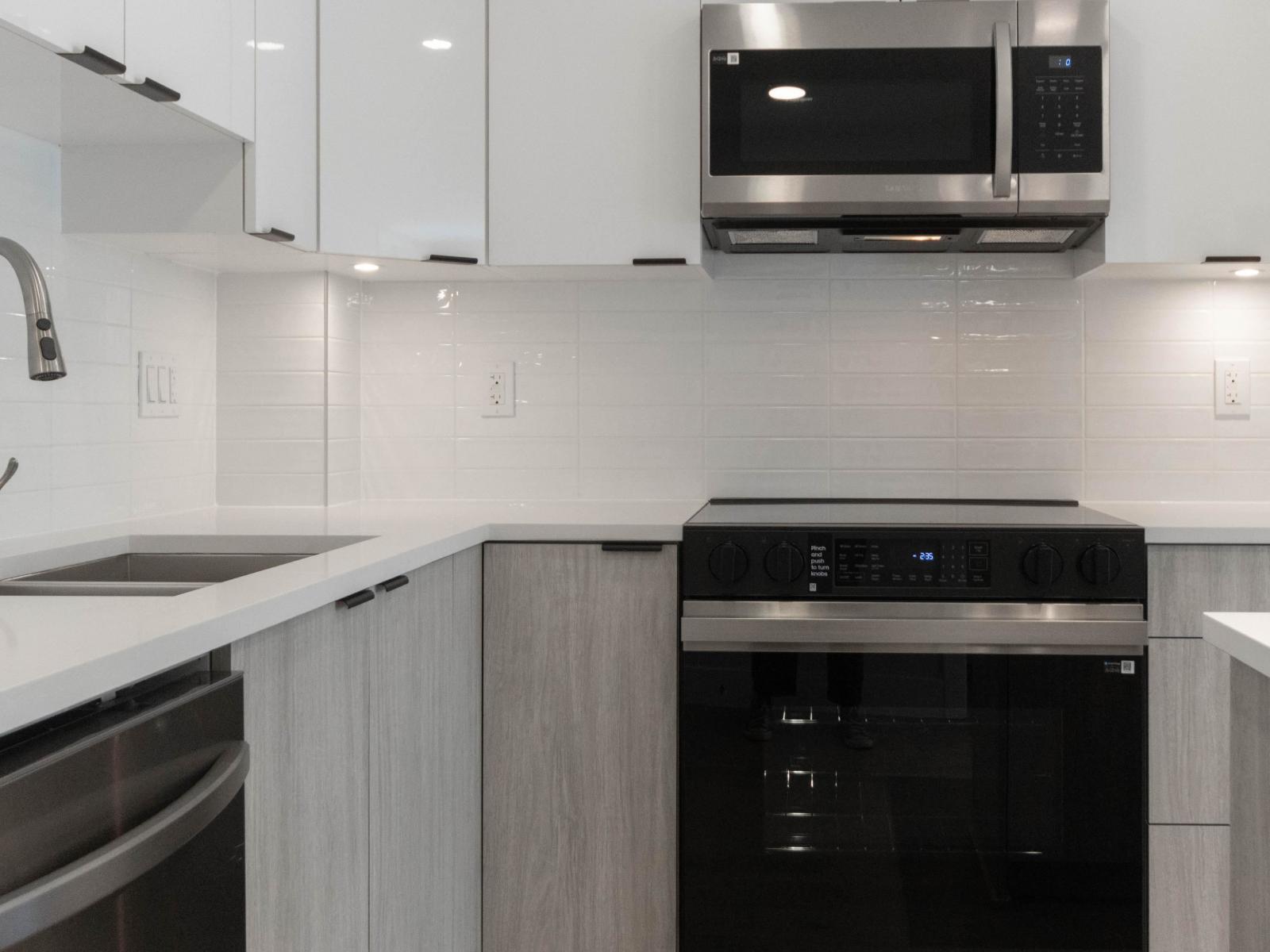 601 13458 95 Avenue, Surrey, British Columbia  V3V 0H1 - Photo 11 - R3077185