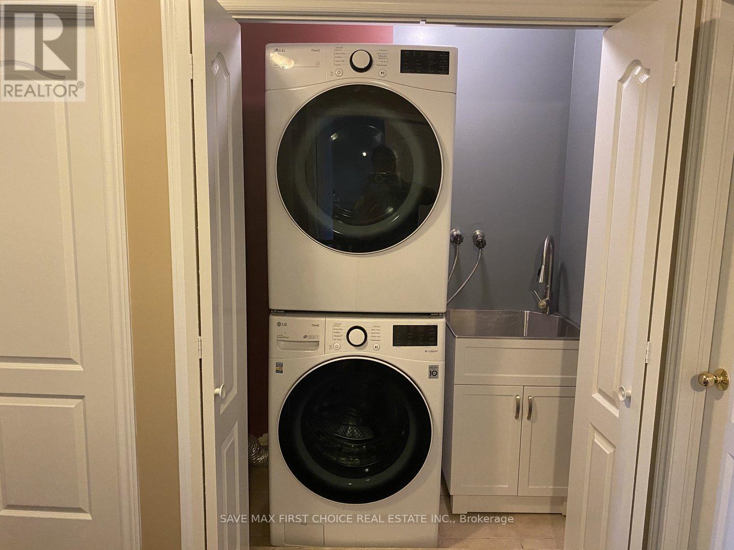 3034 Portree Crescent, Oakville, Ontario  L6M 5C4 - Photo 19 - W12701418