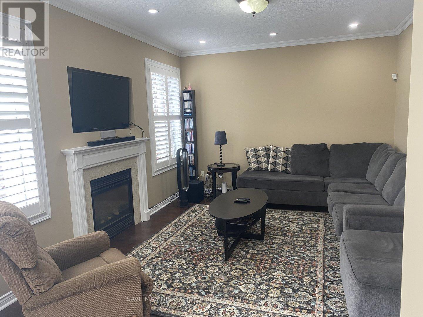 3034 Portree Crescent, Oakville, Ontario  L6M 5C4 - Photo 4 - W12701418