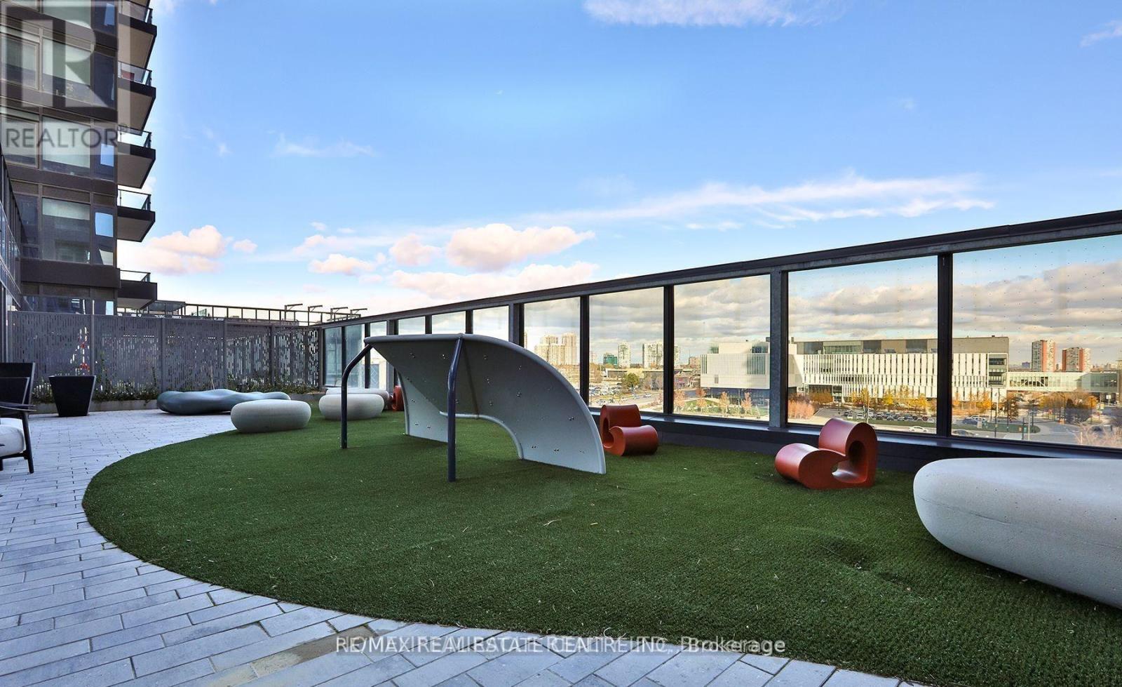 3702 - 395 Square One Drive, Mississauga, Ontario  L5B 0P6 - Photo 12 - W12701428