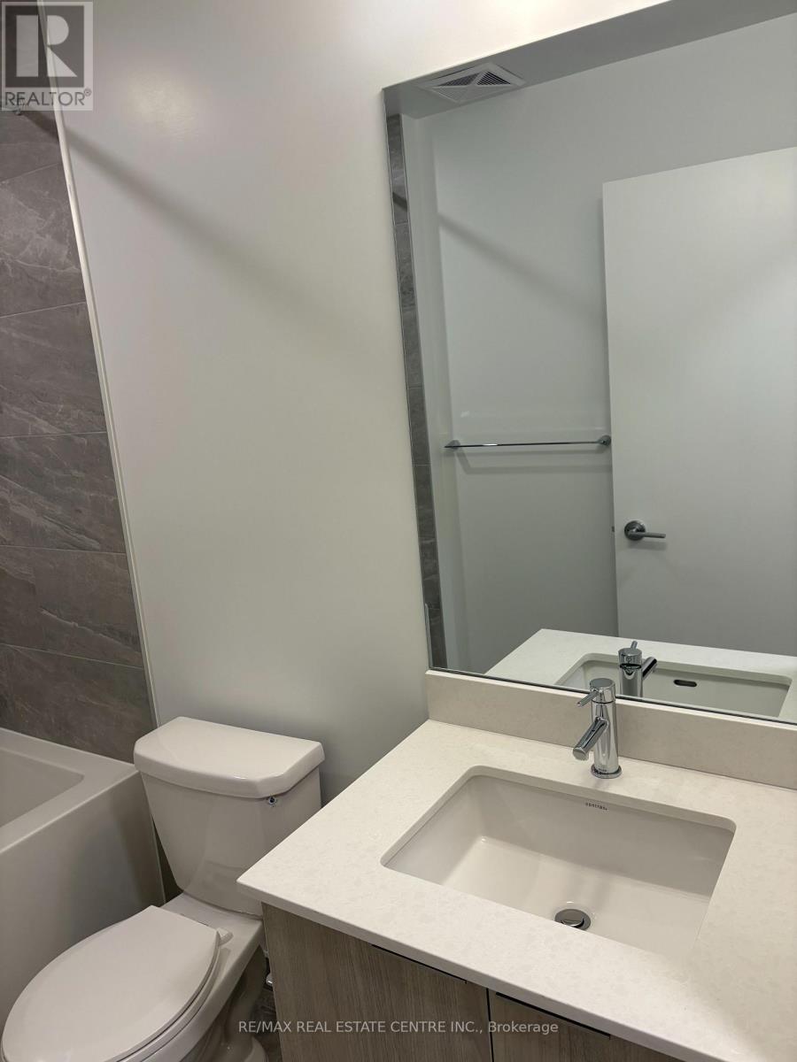 3702 - 395 Square One Drive, Mississauga, Ontario  L5B 0P6 - Photo 19 - W12701428