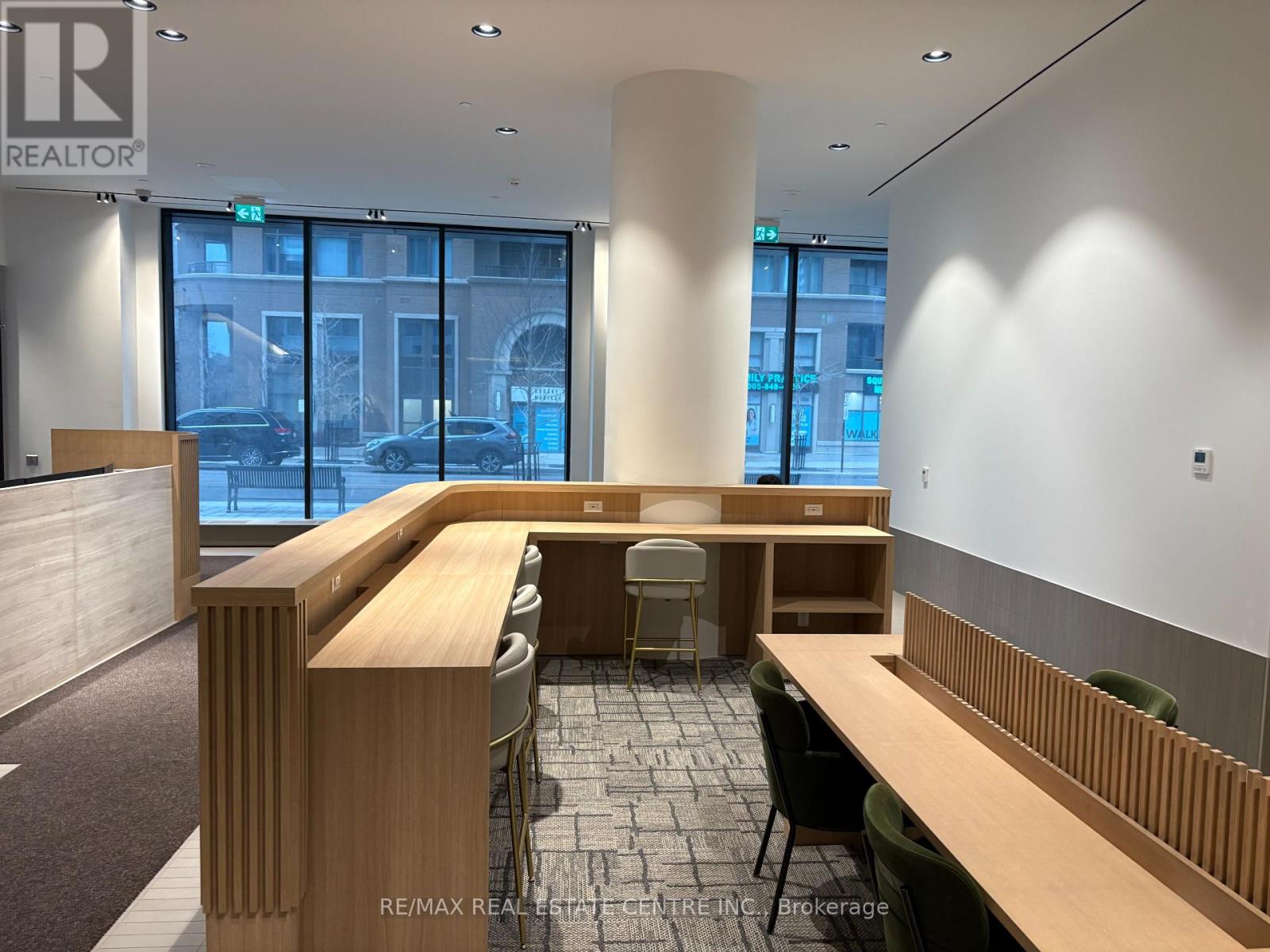 3702 - 395 Square One Drive, Mississauga, Ontario  L5B 0P6 - Photo 5 - W12701428