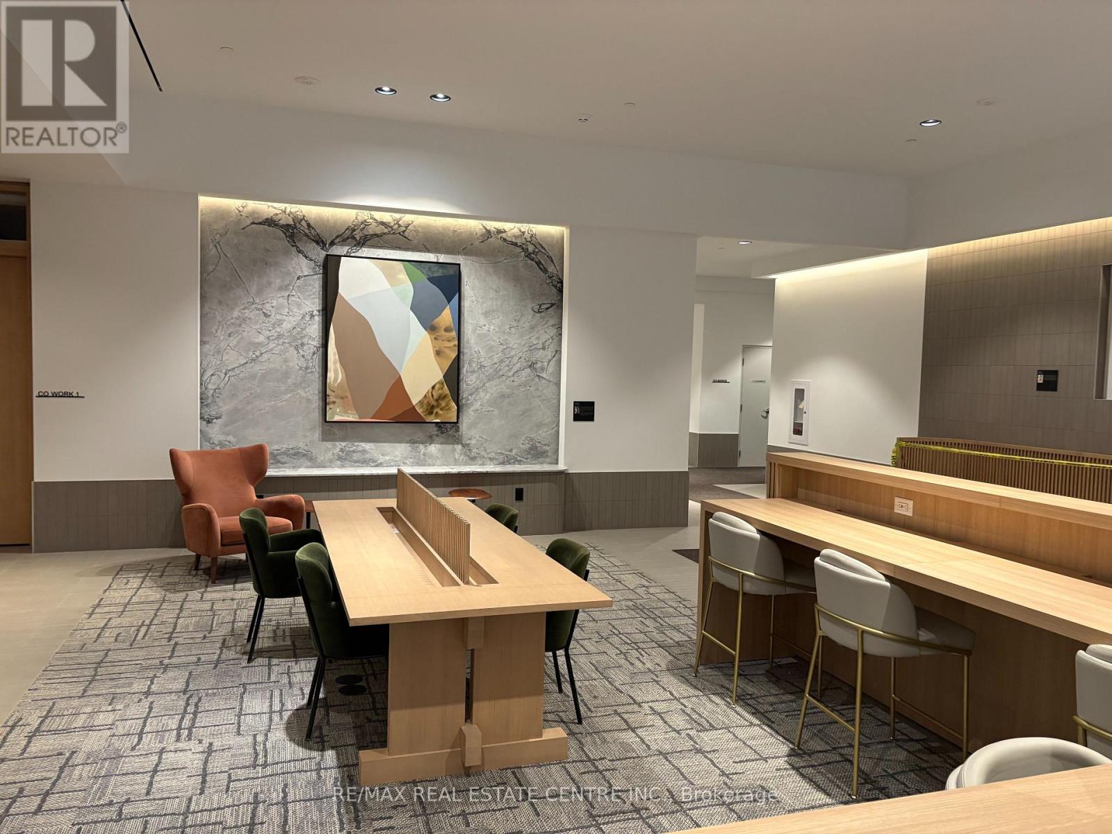 3702 - 395 Square One Drive, Mississauga, Ontario  L5B 0P6 - Photo 6 - W12701428