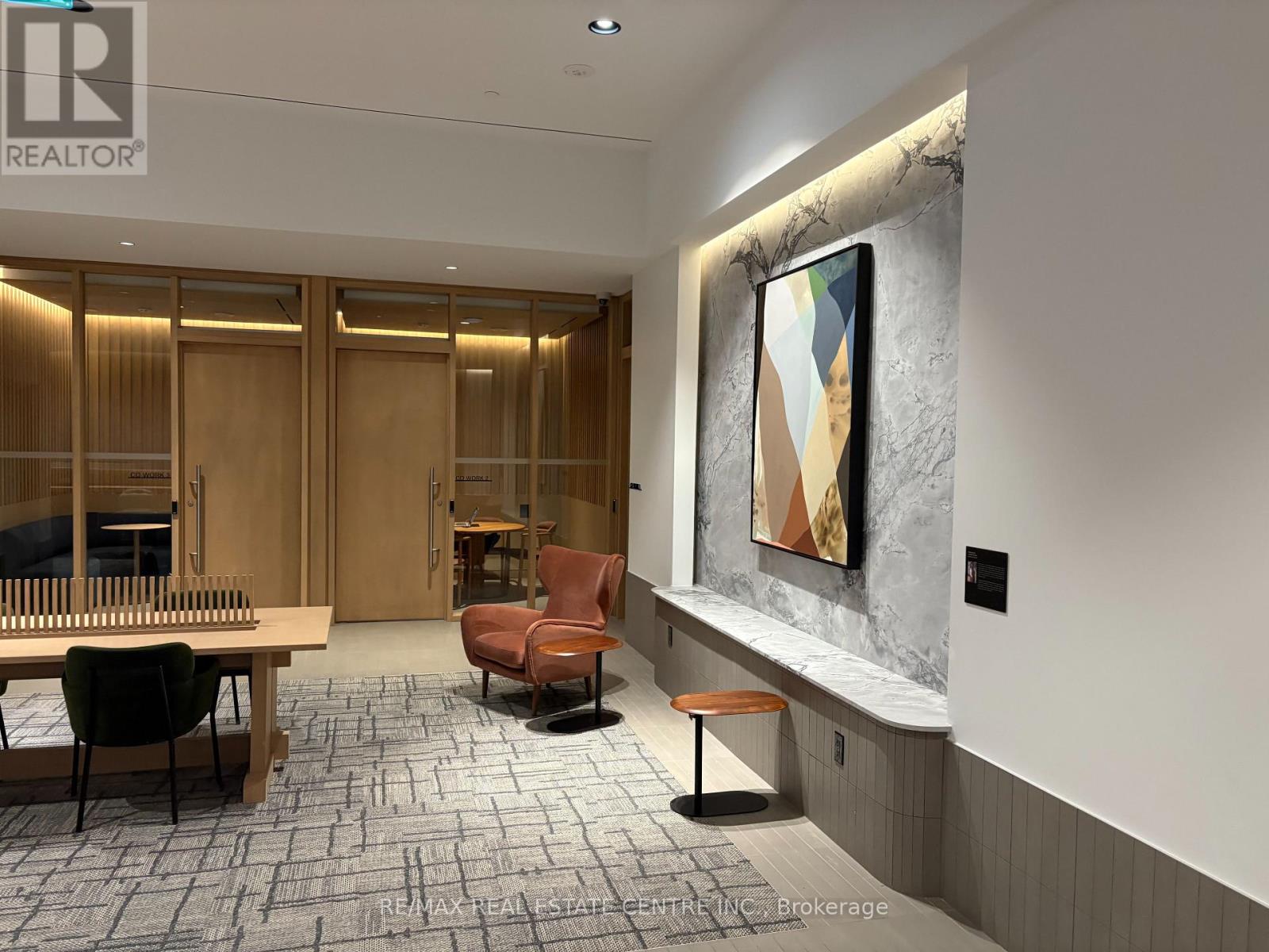 3702 - 395 Square One Drive, Mississauga, Ontario  L5B 0P6 - Photo 8 - W12701428