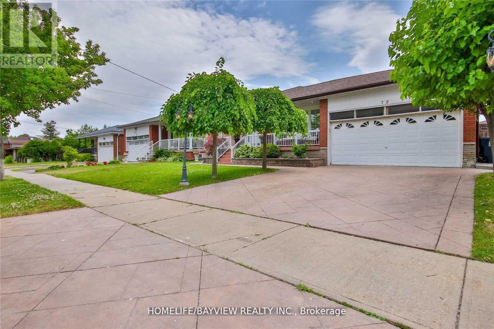 72 Keegan (Lower) Crescent, Toronto, Ontario  M3J 1G2 - Photo 2 - W12701432