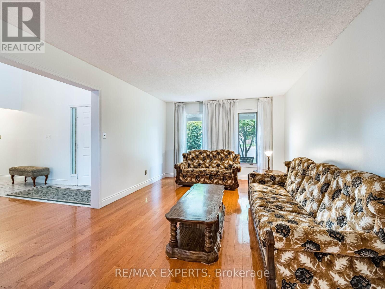 31 Mccabe Crescent, Caledon, Ontario  L7E 5X1 - Photo 15 - W12701440