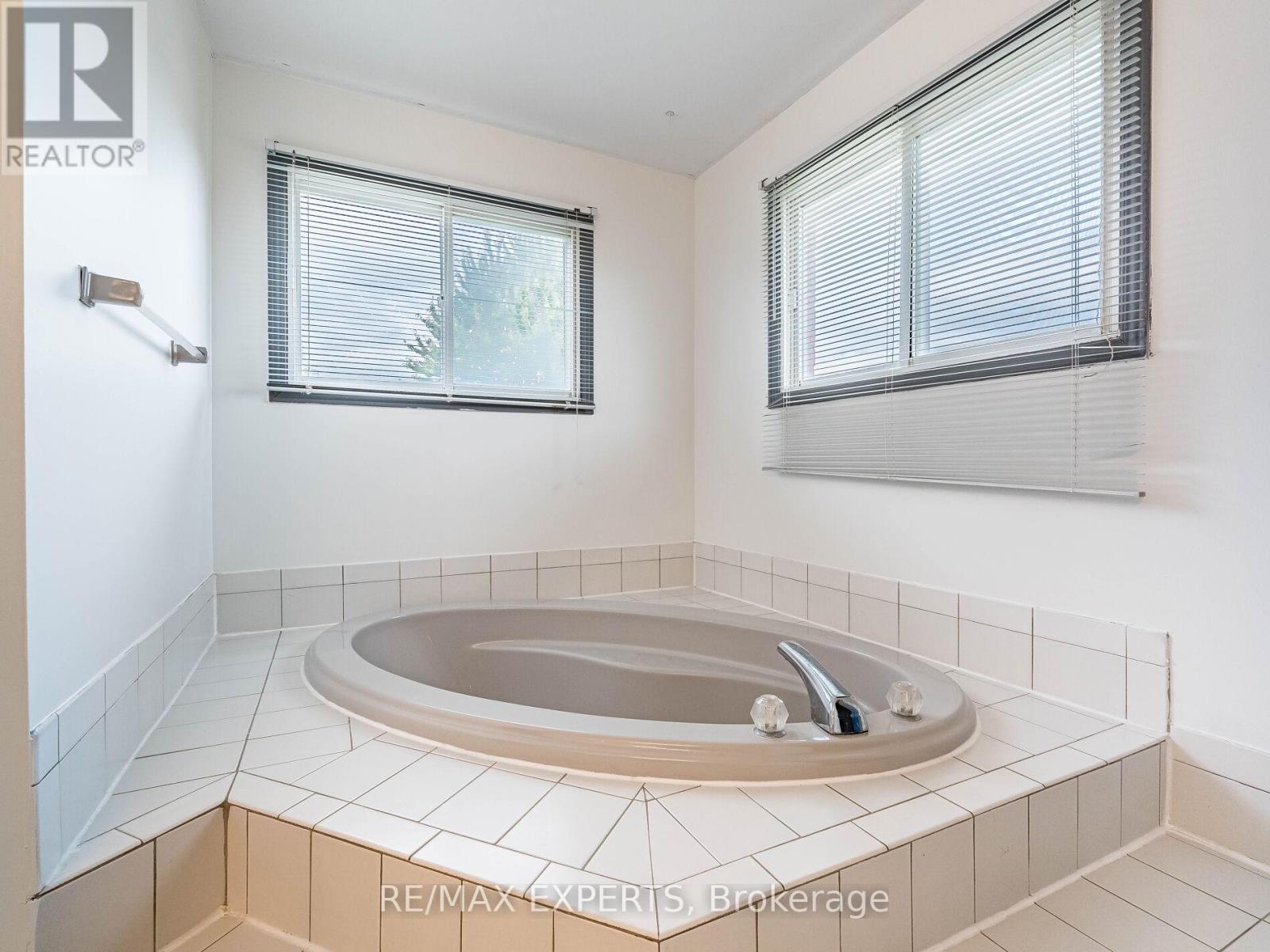 31 Mccabe Crescent, Caledon, Ontario  L7E 5X1 - Photo 30 - W12701440