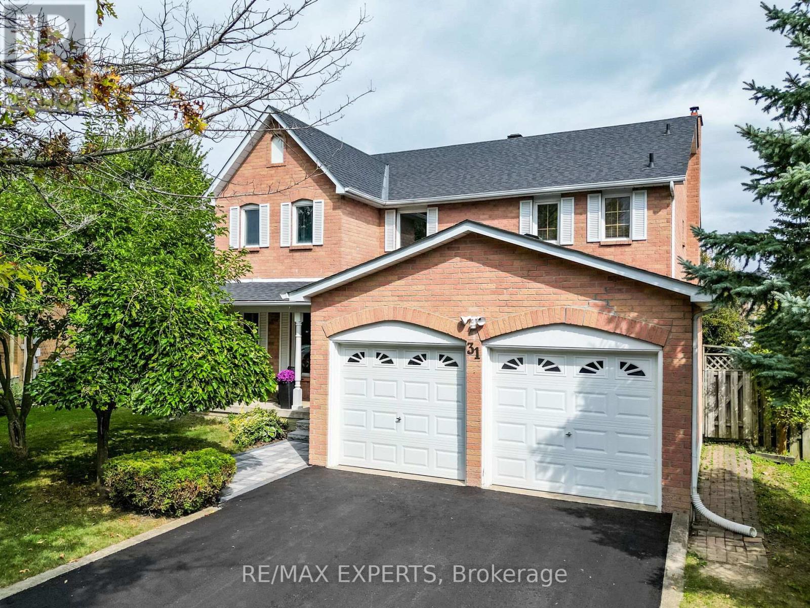 31 Mccabe Crescent, Caledon, Ontario  L7E 5X1 - Photo 4 - W12701440