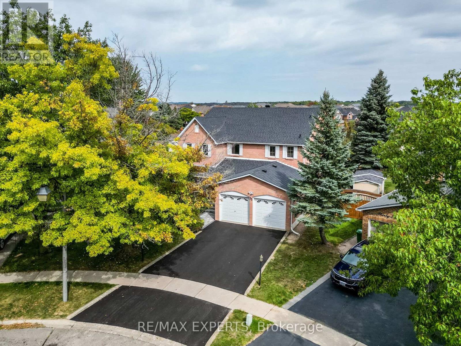 31 Mccabe Crescent, Caledon, Ontario  L7E 5X1 - Photo 5 - W12701440