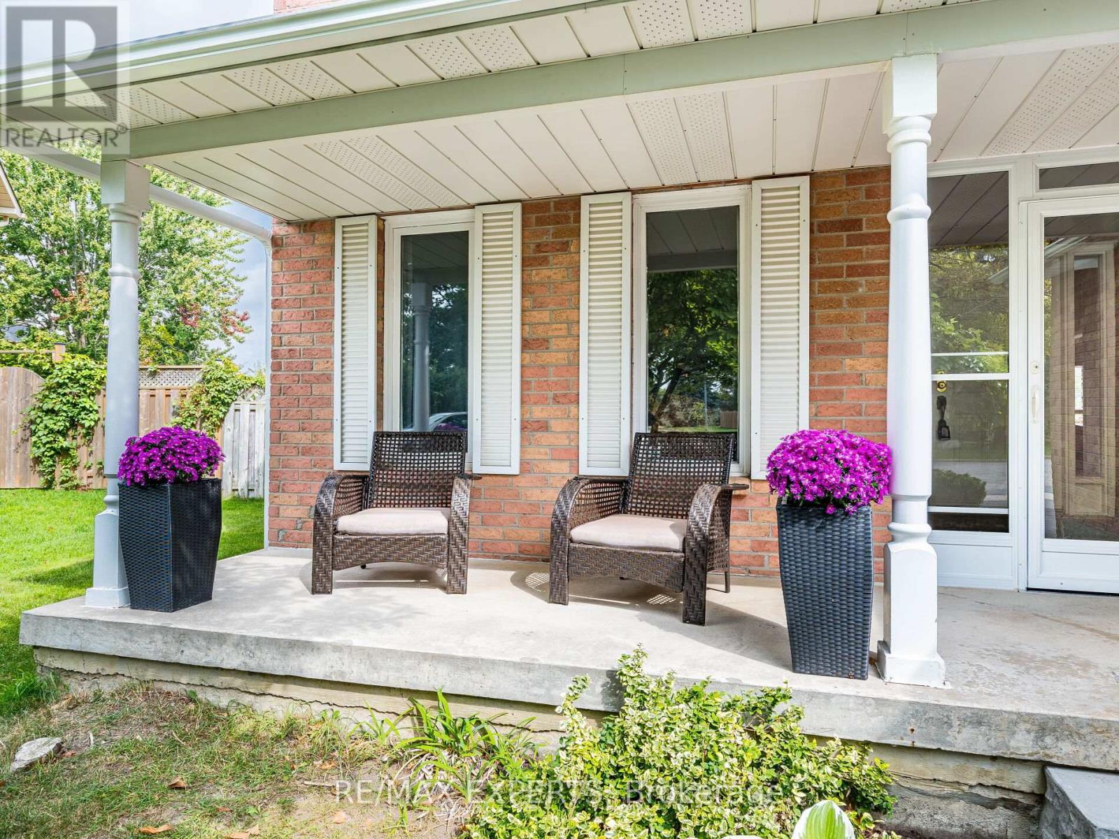 31 Mccabe Crescent, Caledon, Ontario  L7E 5X1 - Photo 6 - W12701440