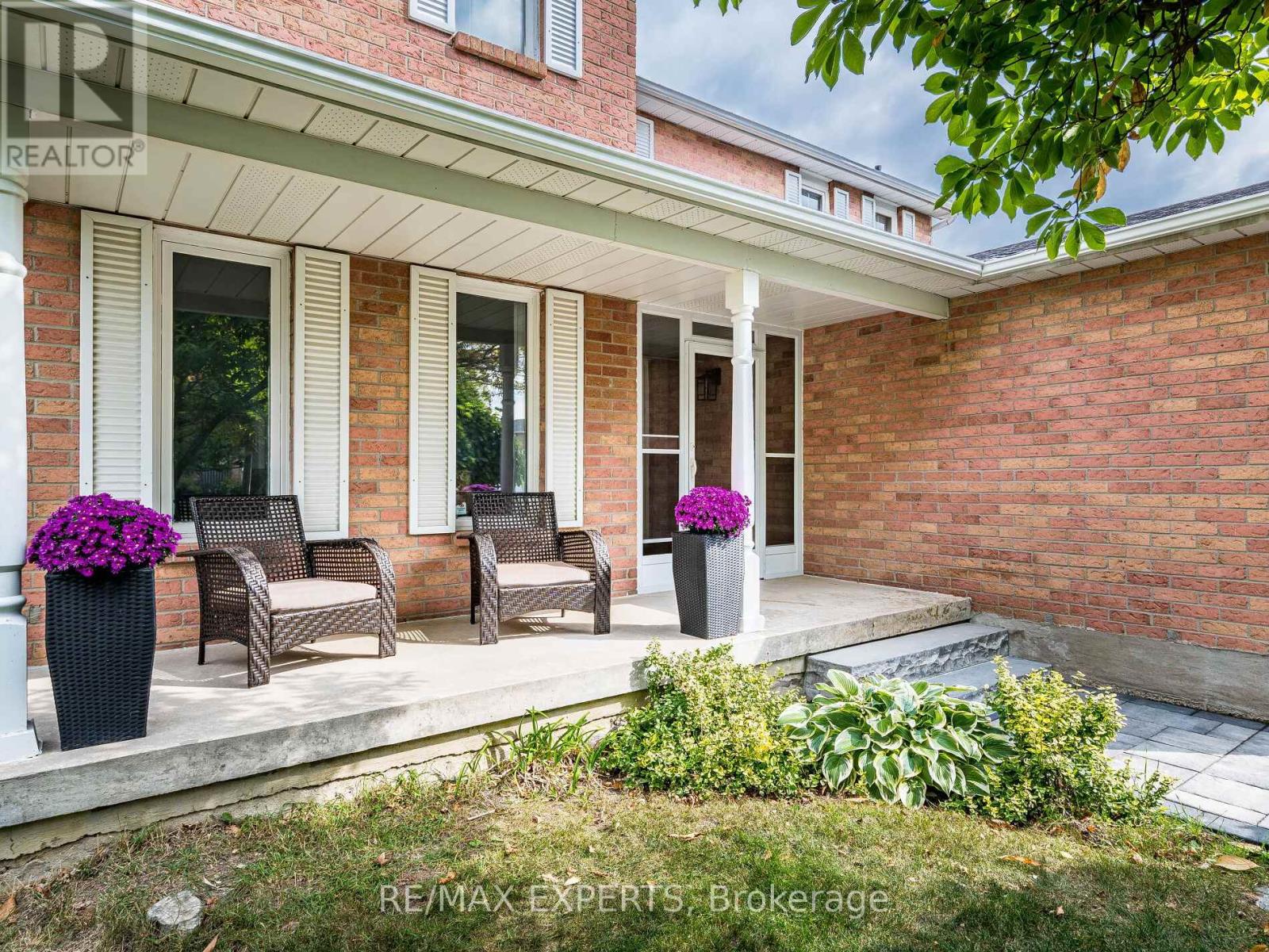 31 Mccabe Crescent, Caledon, Ontario  L7E 5X1 - Photo 7 - W12701440