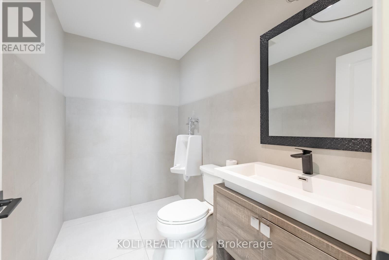 5-6 - 67 Westmore Drive, Toronto, Ontario  M9V 3Y6 - Photo 6 - W12701472