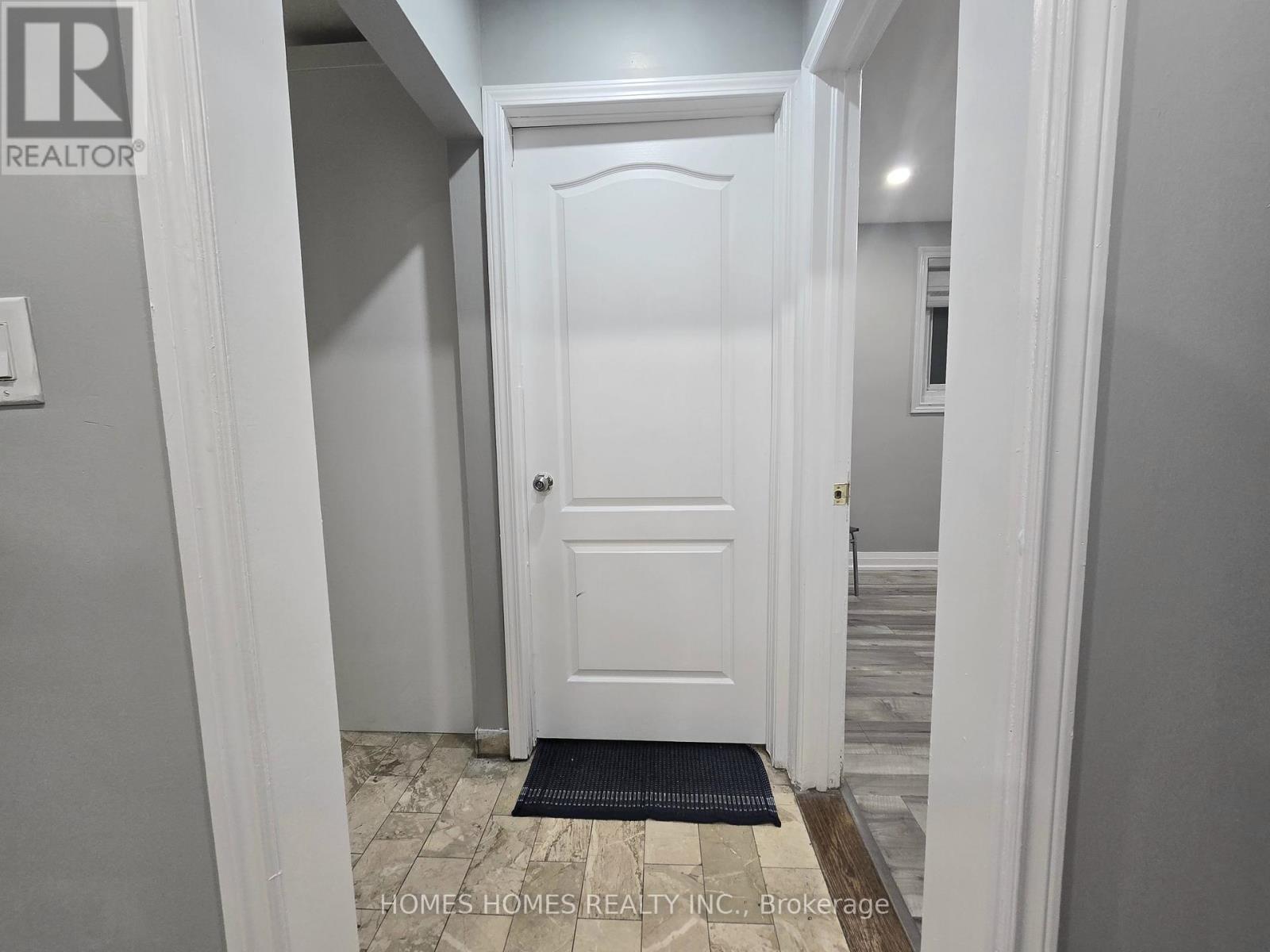 65 Elnathan Crescent, Toronto, Ontario  M9L 2G2 - Photo 17 - W12701480