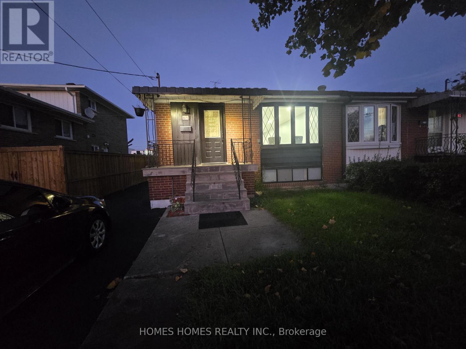 65 Elnathan Crescent, Toronto, Ontario  M9L 2G2 - Photo 2 - W12701480