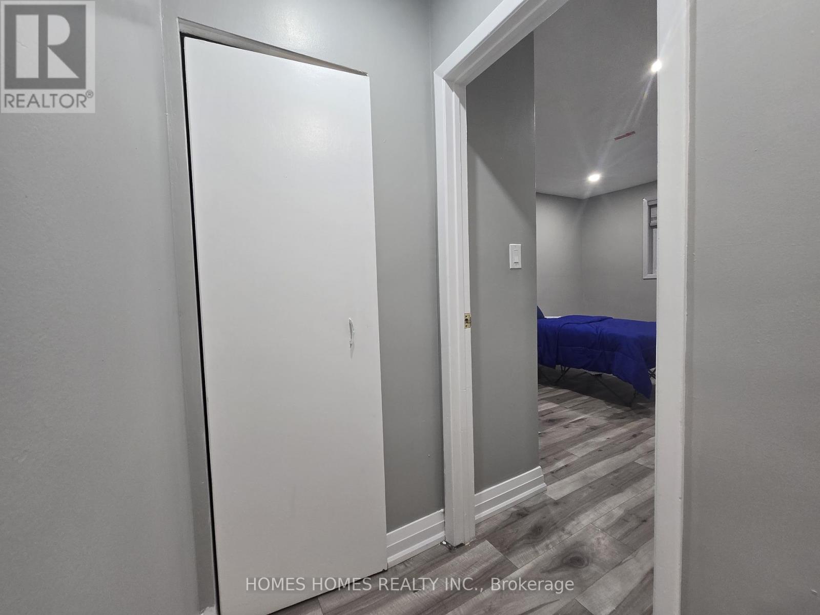 65 Elnathan Crescent, Toronto, Ontario  M9L 2G2 - Photo 22 - W12701480