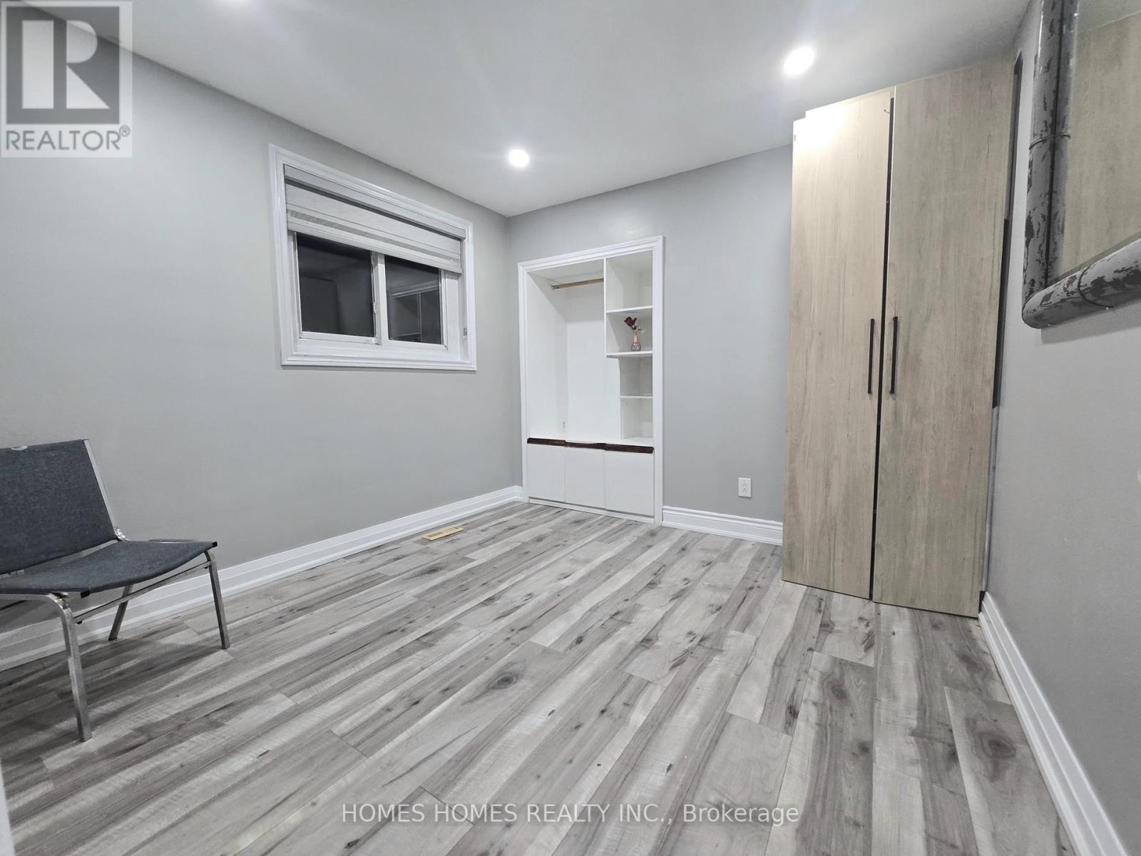 65 Elnathan Crescent, Toronto, Ontario  M9L 2G2 - Photo 25 - W12701480