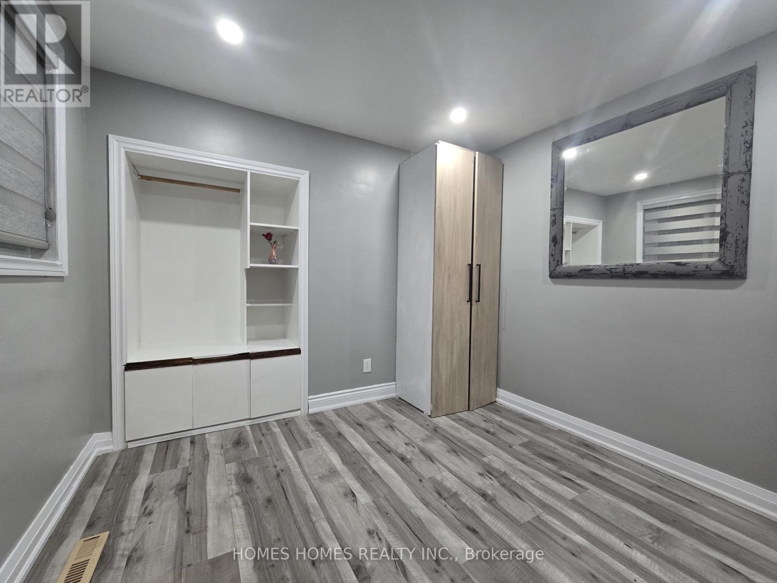 65 Elnathan Crescent, Toronto, Ontario  M9L 2G2 - Photo 26 - W12701480