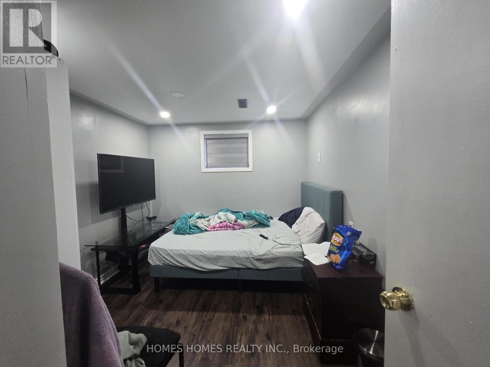 65 Elnathan Crescent, Toronto, Ontario  M9L 2G2 - Photo 42 - W12701480