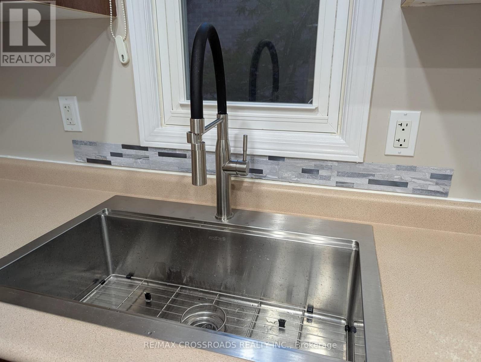 51 Hood Crescent, Brampton, Ontario  L6Y 4S7 - Photo 11 - W12701500