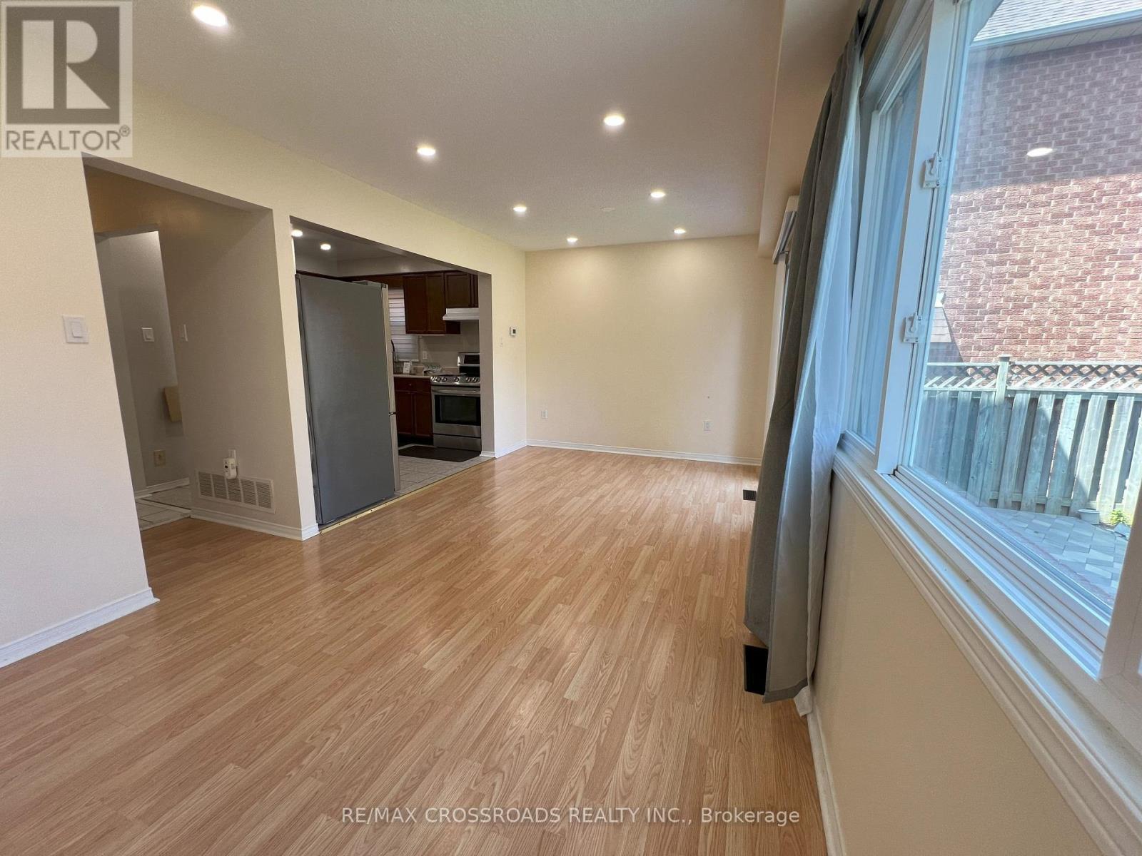 51 Hood Crescent, Brampton, Ontario  L6Y 4S7 - Photo 6 - W12701500