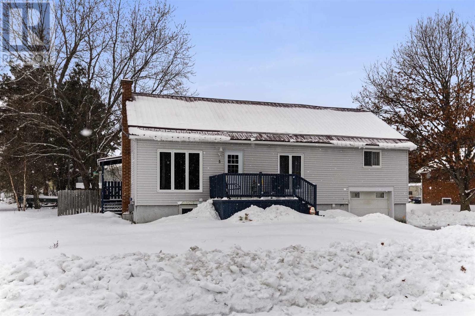 5 Forest St, Iron Bridge, Ontario  P0R 1H0 - Photo 3 - SM260113