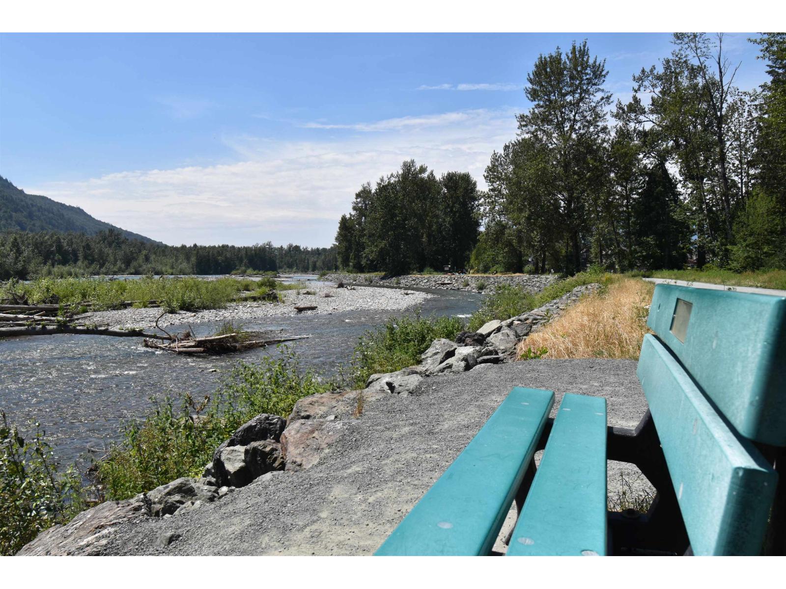 44708 Vandell Drive, Sardis South, Chilliwack, British Columbia  V2R 0T4 - Photo 2 - R3073481