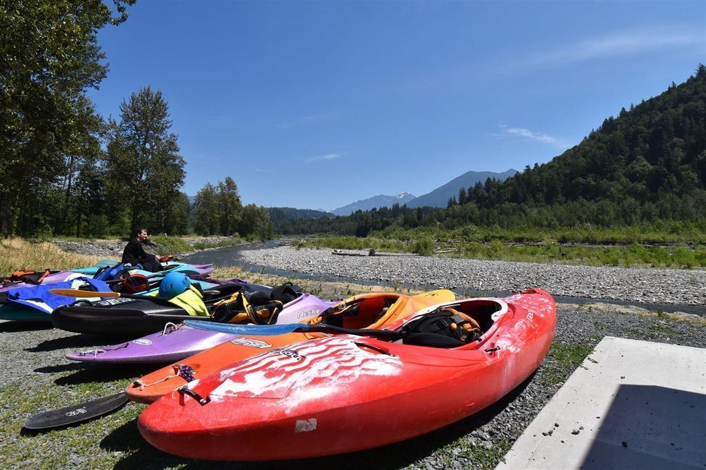 44702 Vandell Drive, Sardis South, Chilliwack, British Columbia  V2R 0T4 - Photo 3 - R3073469