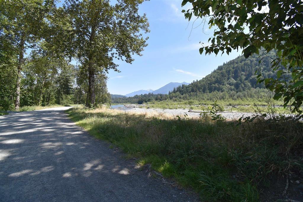 44702 Vandell Drive, Sardis South, Chilliwack, British Columbia  V2R 0T4 - Photo 4 - R3073469