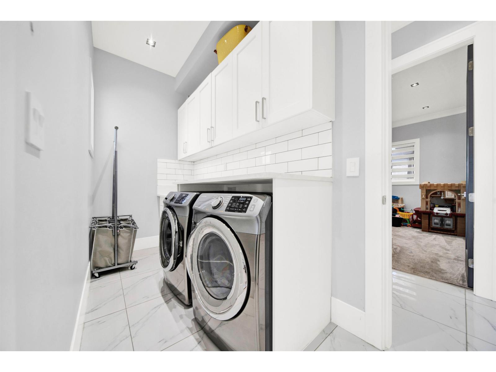 8670 Tunis Place, Surrey, British Columbia  V3S 4Y6 - Photo 19 - R3079688