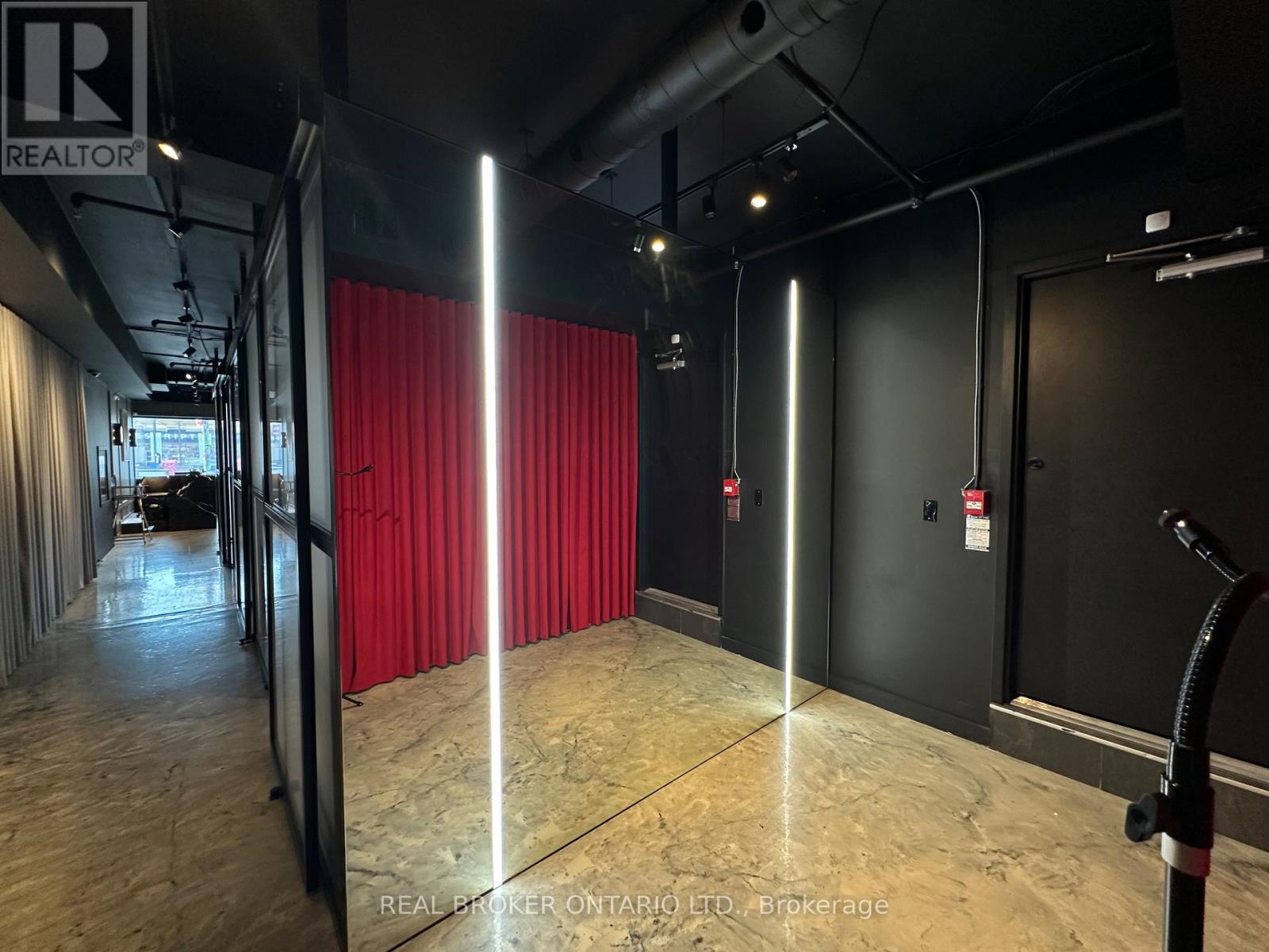 101 - 3 - 2847 Lake Shore Boulevard W, Toronto, Ontario  M8V 1H8 - Photo 4 - W12682584